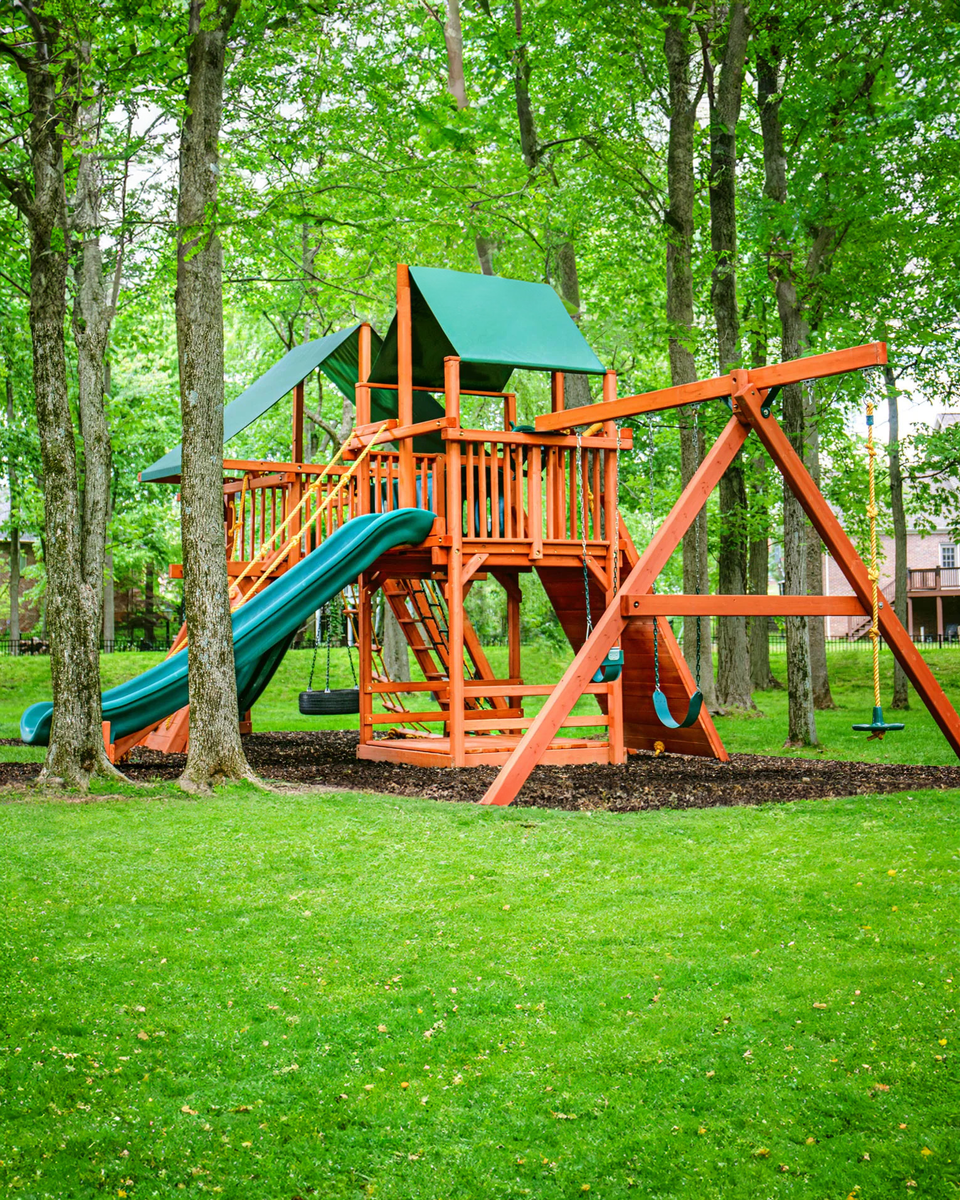 Playsets – Steepleton - Main Image