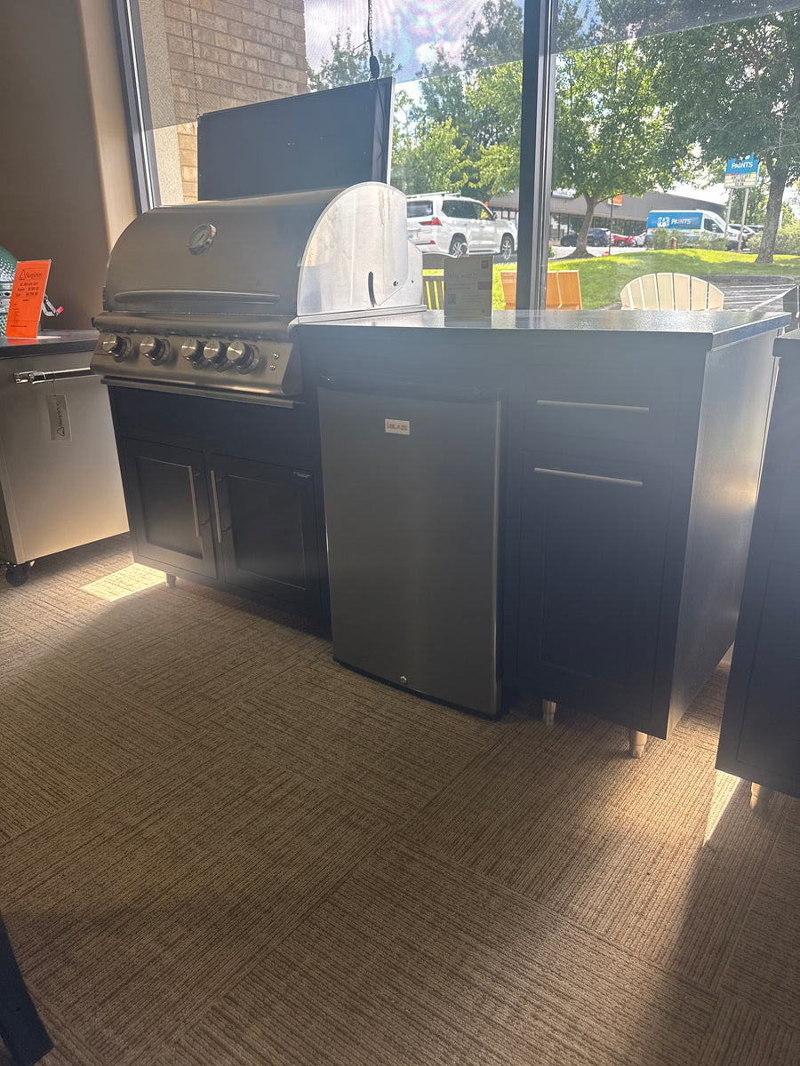 Display 73.5” Challenger Outdoor Kitchen – Steepleton